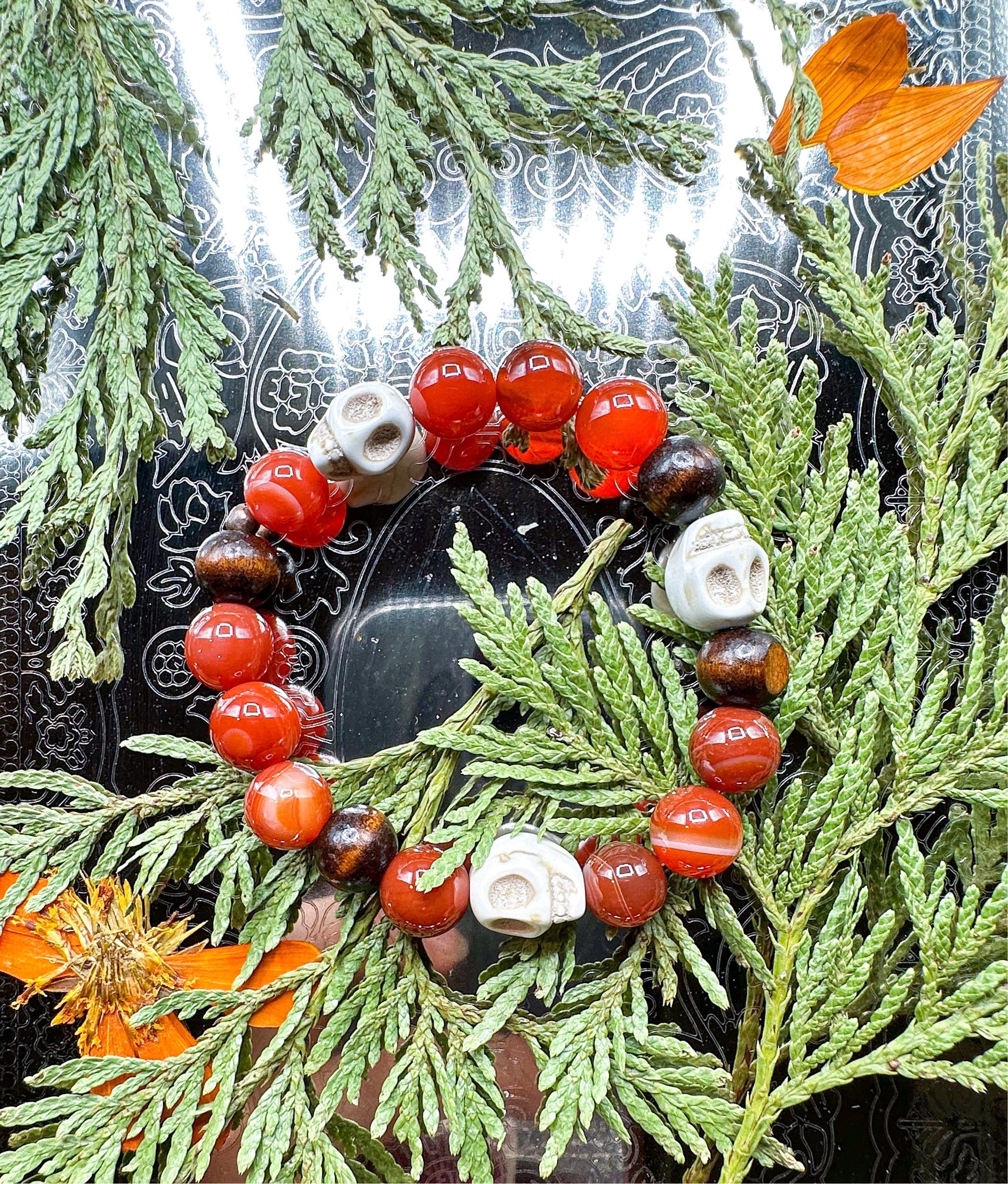 Carnelian Howlite Skull Bracelet