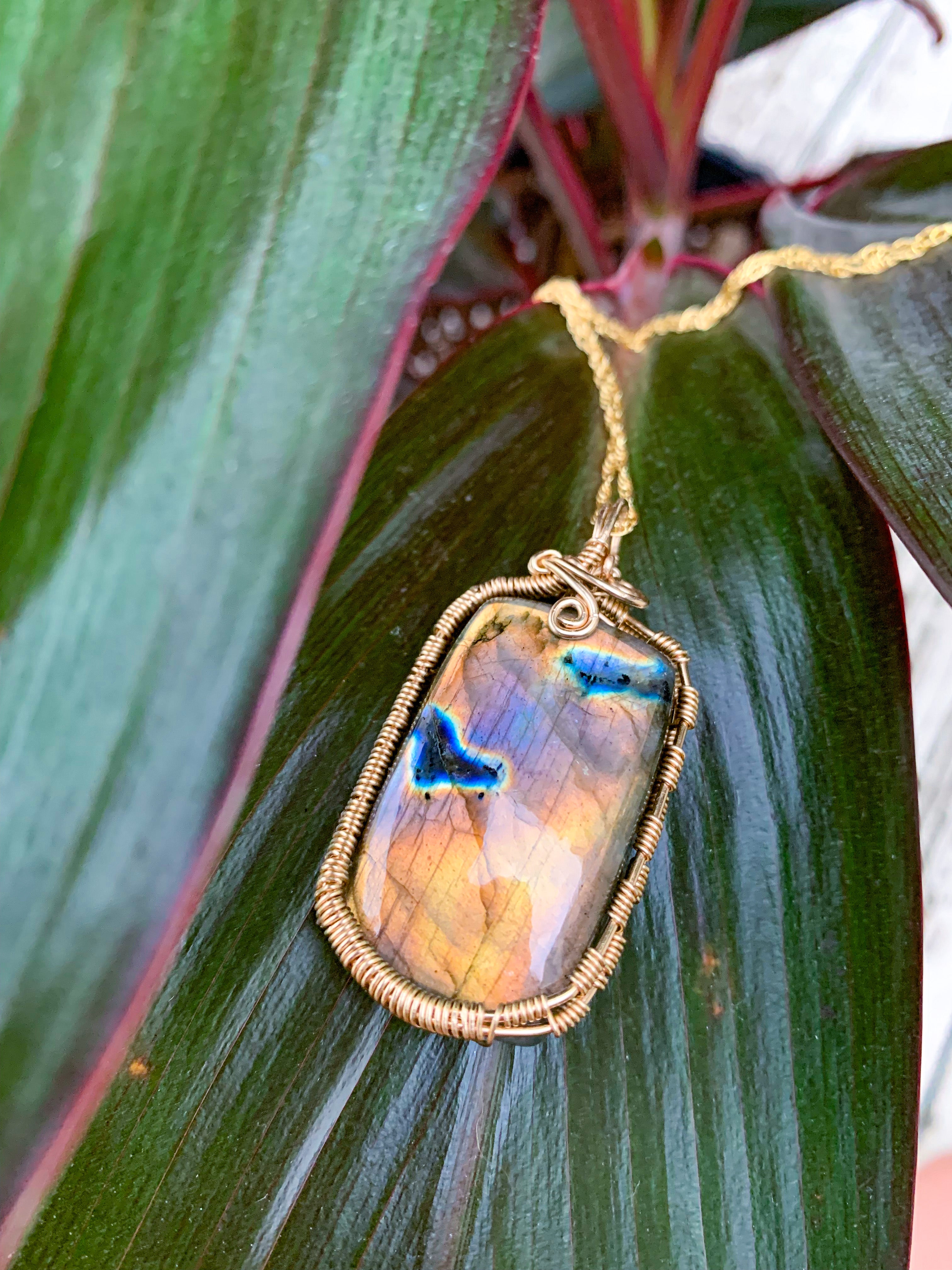 Gold Labradorite Pendant & Chain