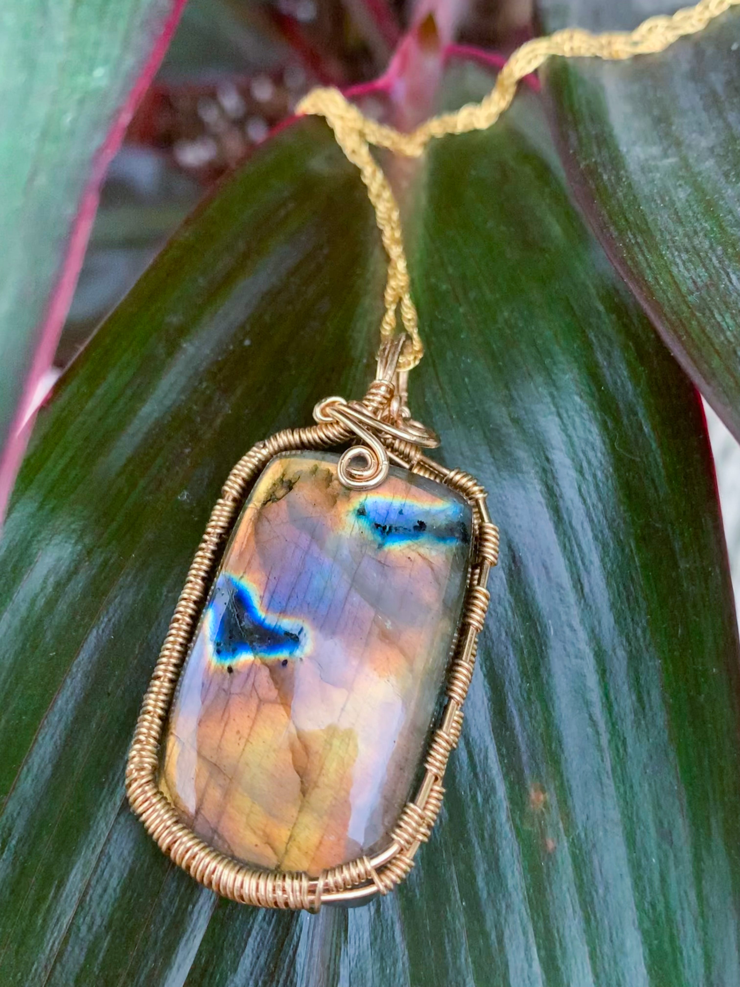 Gold Labradorite Pendant & Chain